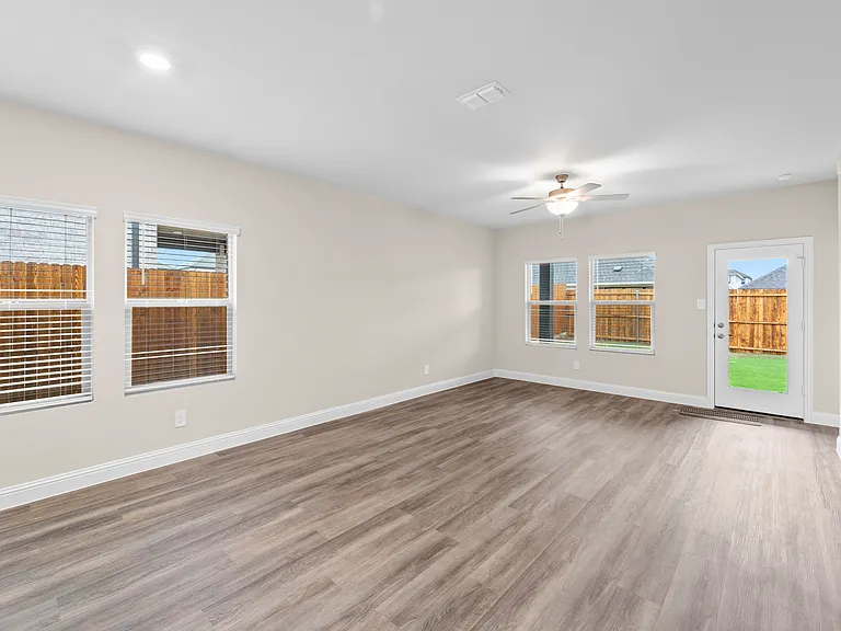 603 Hemingway Ln — Photo 10