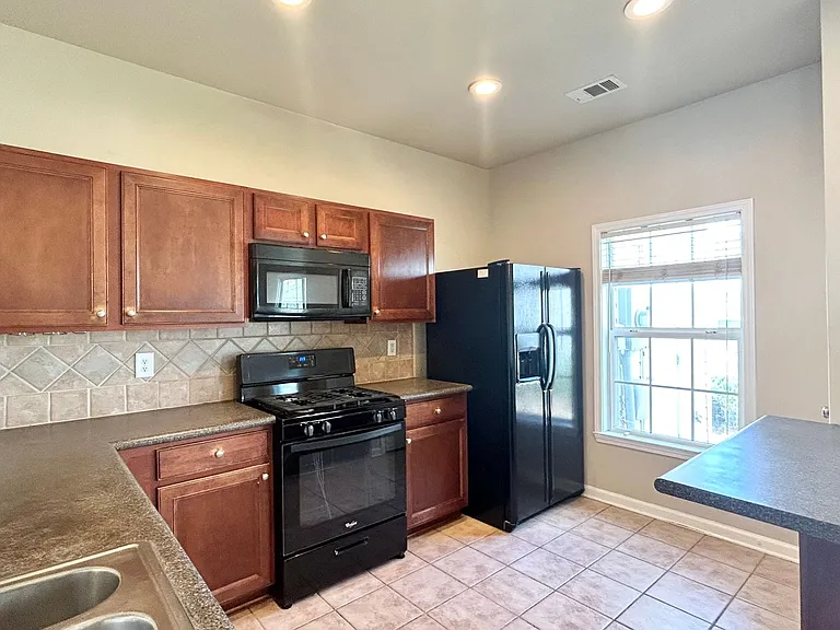 933 Prestwyck Ct — Photo 11