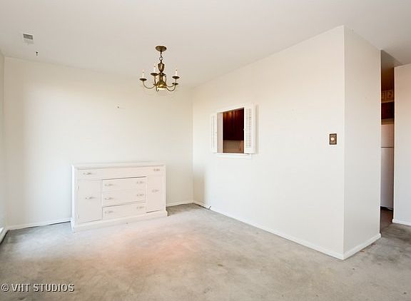 4th image of 7 E Carriageway Dr #509