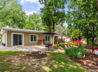 1966 Lee Ln, Centralia, IL 62801