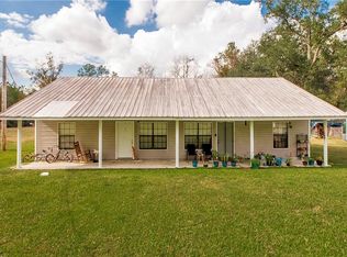 23875 Leaning Oaks Dr, Springfield, LA 70462