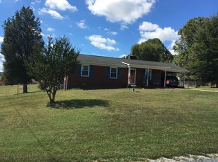 300 Burbank Dr, Lexington, NC 27295