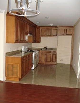 Gourmet Kitchen with Ample Space