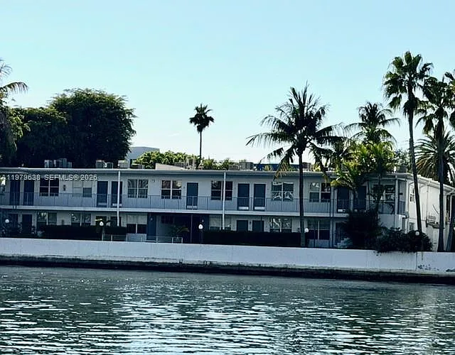 2445 Lake Pancoast Dr #7 — Photo 26