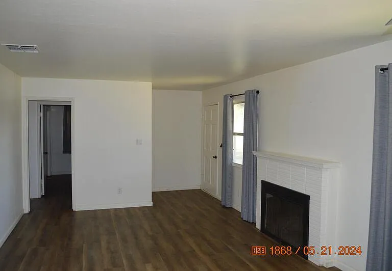 930 S Rose St — Photo 9