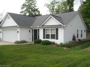 1005 Ridgecrest Dr, Cuyahoga Falls, OH 44221