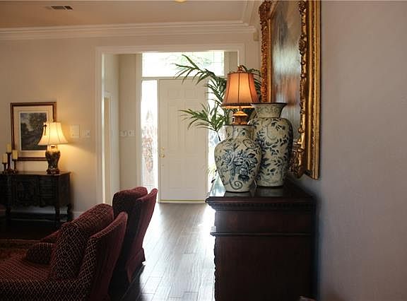 4th image of 1300 Thistledown Dr