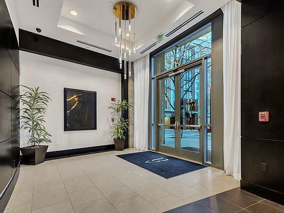 4th image of 900 20th Ave S APT 1615