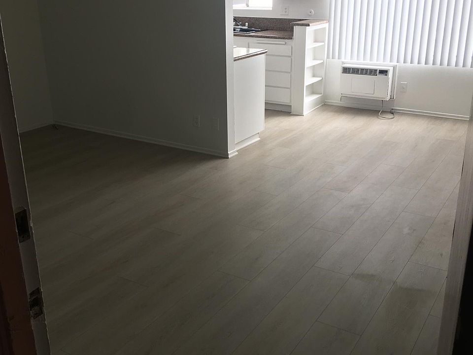 1st image of 815 Crenshaw Blvd #203