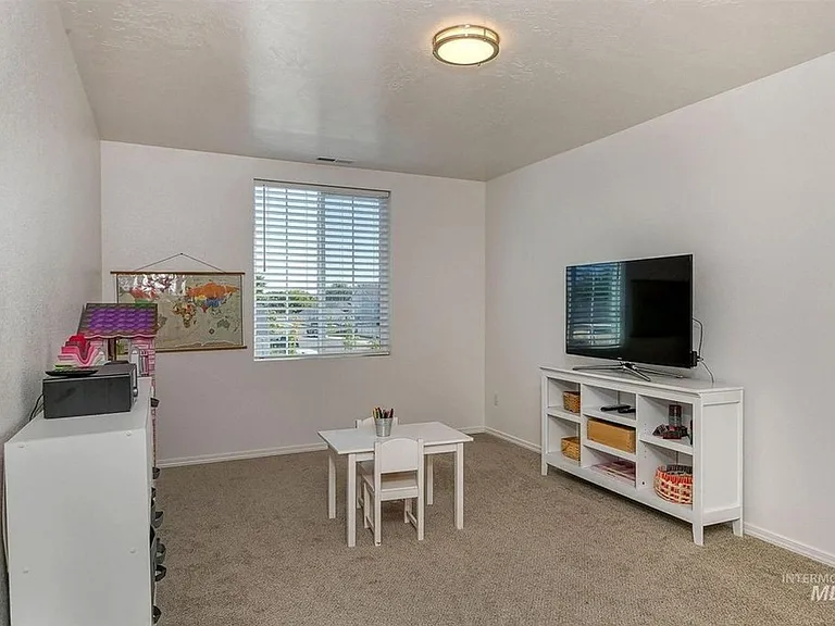 733 S Flintstone Ave — Photo 14