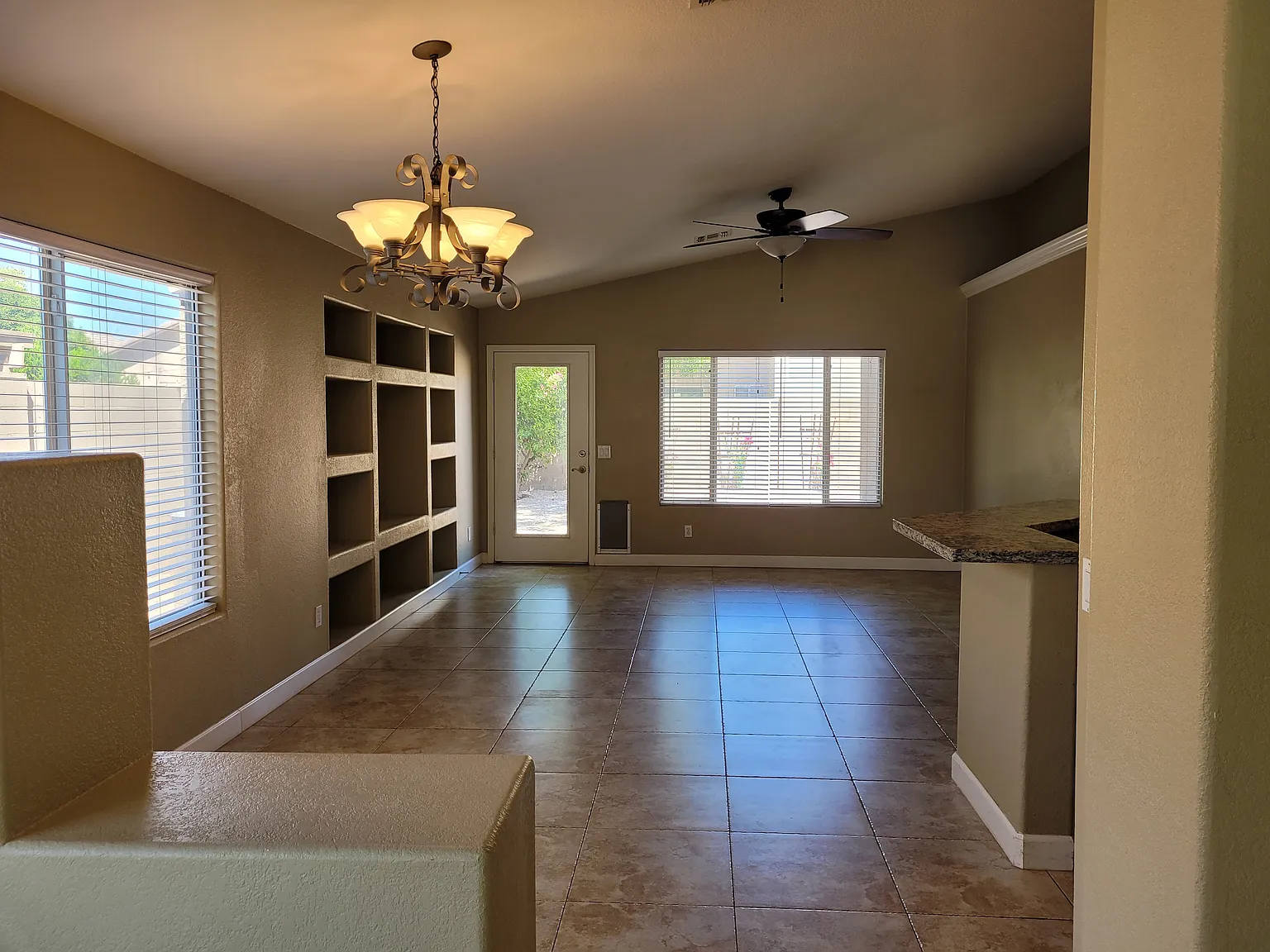 4 bed, 1685 sqft, $2,395 — Photo 4