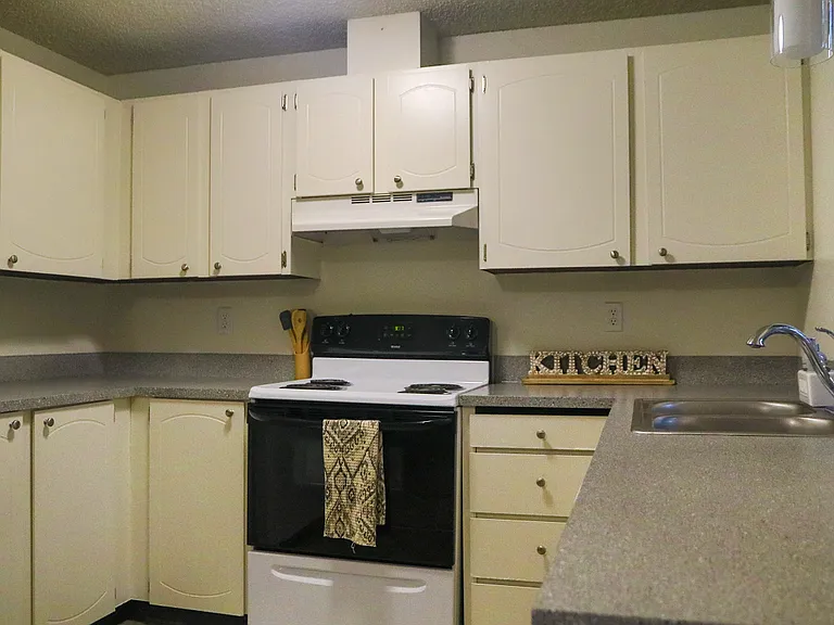 Harborwood West Apartments — Photo 36