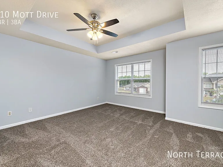 210 Mott Dr — Photo 13