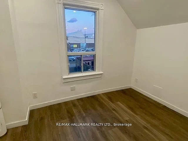 19 Luttrell Ave #UPPER — Photo 10