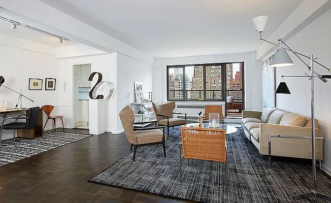 1st image of 20 E 74th St #14A