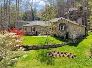 300 Sanctuary Dr, Waynesville, NC 28786