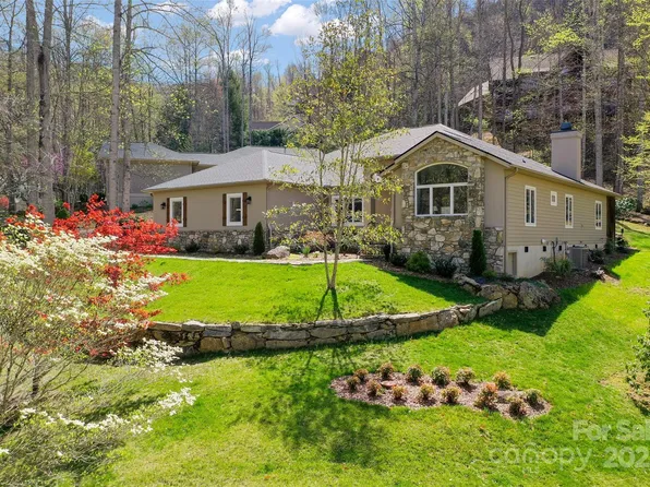 300 Sanctuary Dr, Waynesville, NC 28786