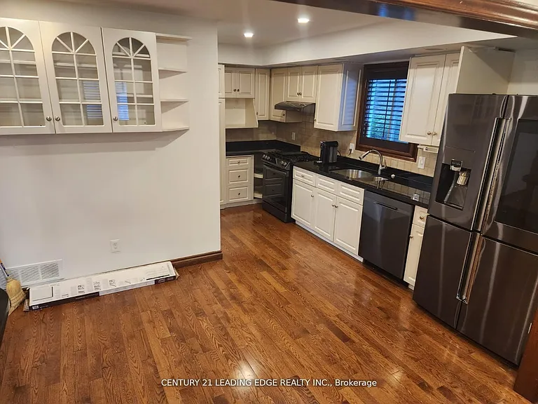11 Westlawn Dr — Photo 5