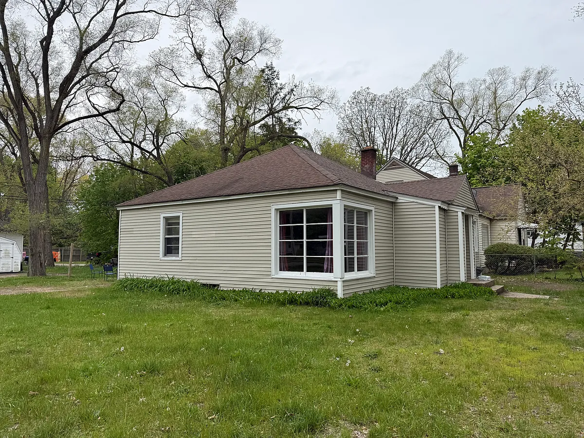 Yard - 525 Catawba Ave