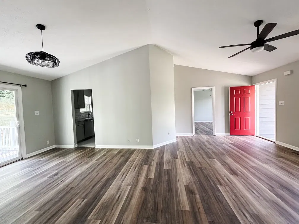 3 bed, 1400 sqft, $2,400 — Photo 4
