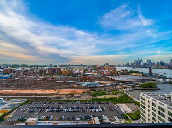 30 Park Lane North image 1 of 27