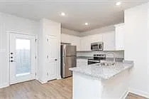 3 bed, 2.5 bath, 1357 sqft, $1,650 — Photo 2