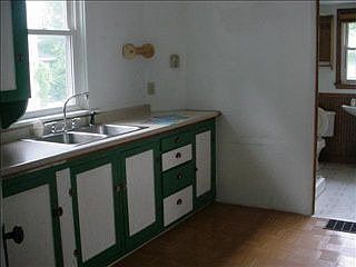 5th image of 440 College Ave
