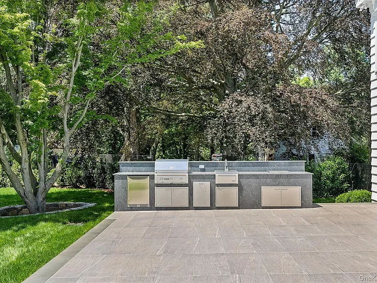 42 Mamaroneck Rd — Photo 3