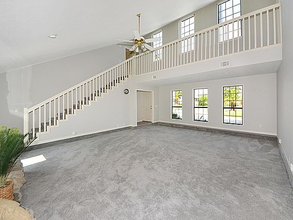 4th image of 2118 Fox Run