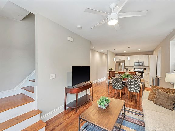 2nd image of 918 Talmage Ave #918