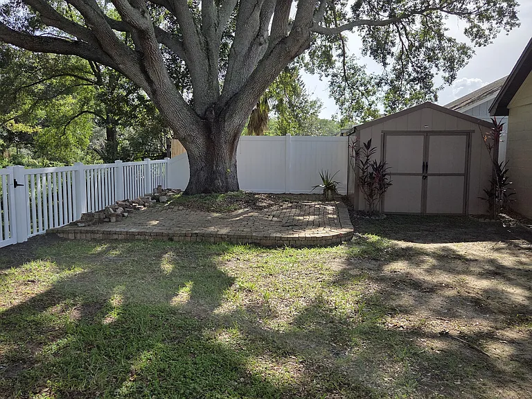 1811 Tarah Trace Dr — Photo 37