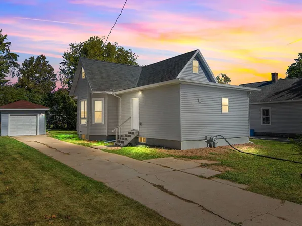 1177 Garland St, Green Bay, WI 54301