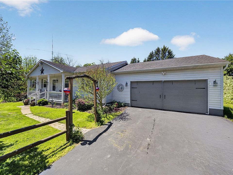 1st image of 20 Rose Ln