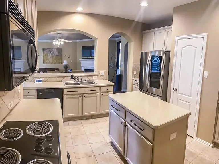 1391 Riverside Oaks Dr — Photo 14