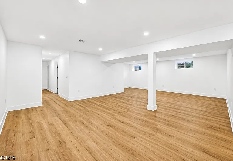 44 E Cedar St — Photo 27