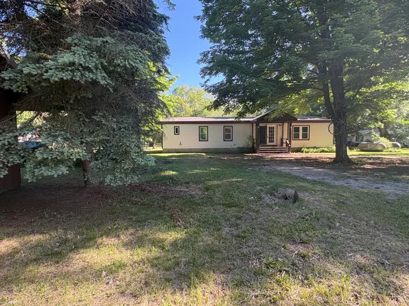 15070 Rapids Dr, Hersey, MI 49639