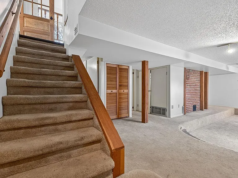 11608 Edinboro Rd NW — Photo 6