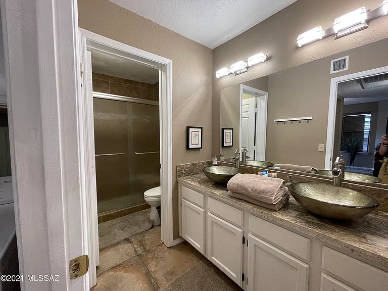 6655 N Canyon Crest Dr #1107 — Photo 18