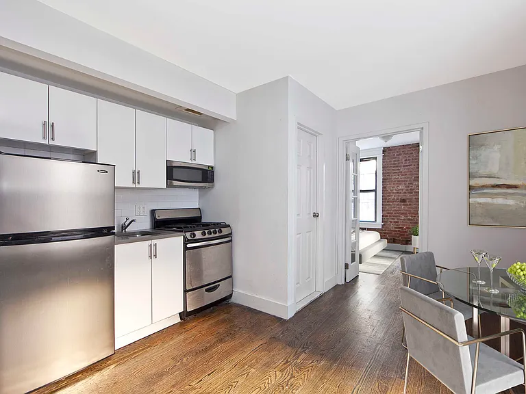 15 Essex St #15 — Photo 3