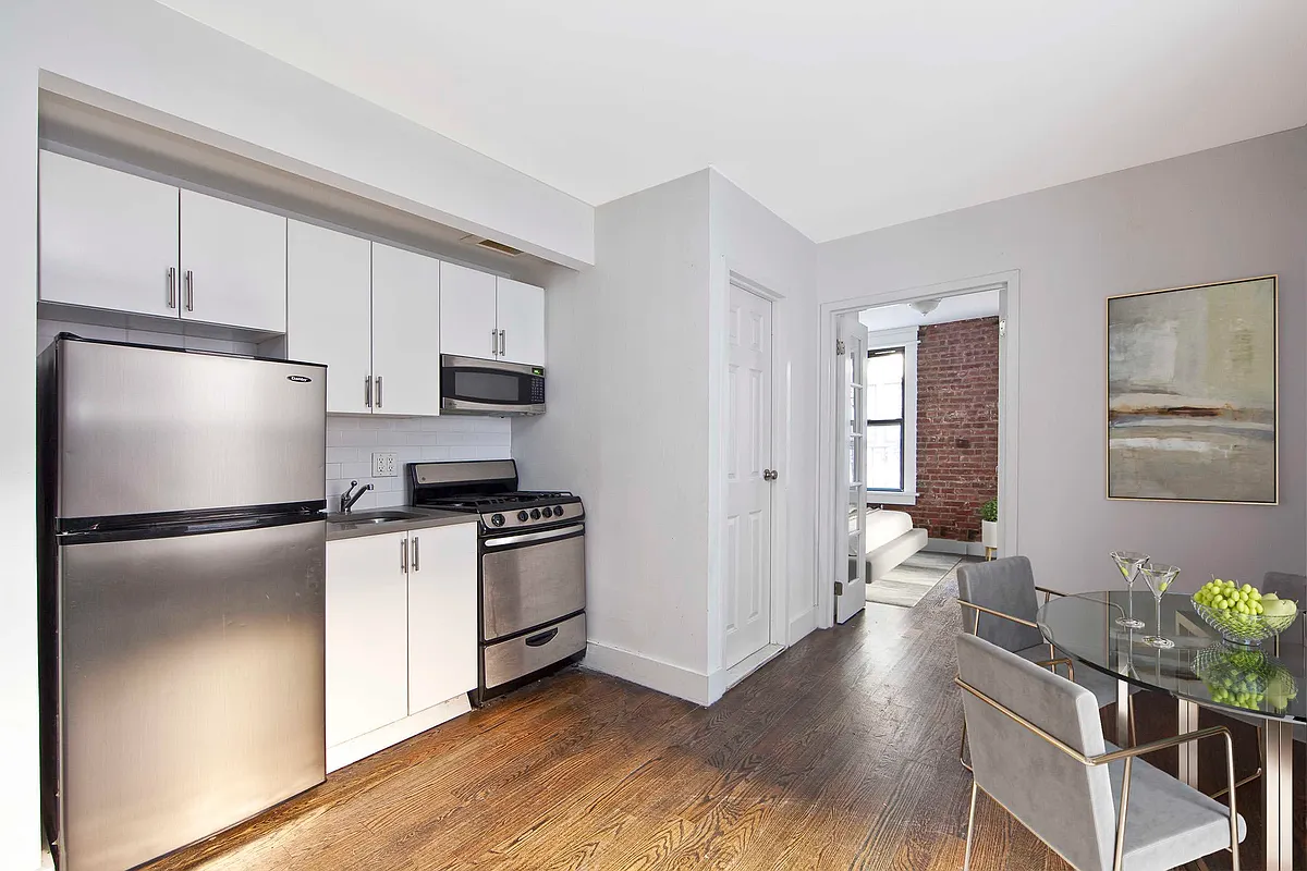 Building Photo - 15 Essex St #14