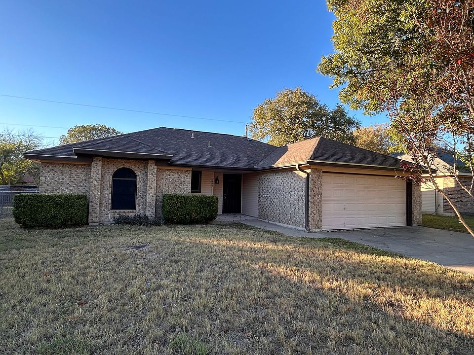1st image of 2601 Hidden Hill Dr