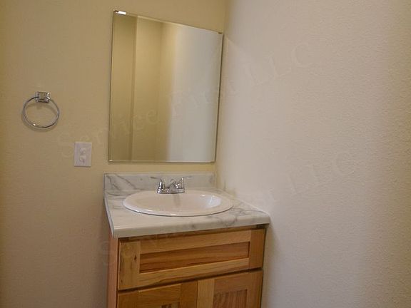5th image of 606 N Poplar St