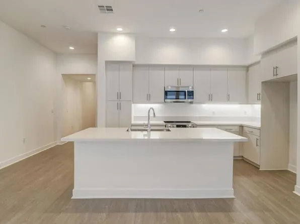 7661 University Ave #102, La Mesa, CA 91942