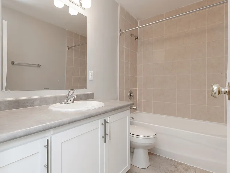 1223 Richmond St — Photo 15