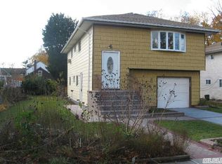 6 2nd St, Westbury, NY 11590