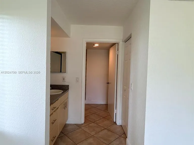 1025 Coral Club Dr #1025 — Photo 10