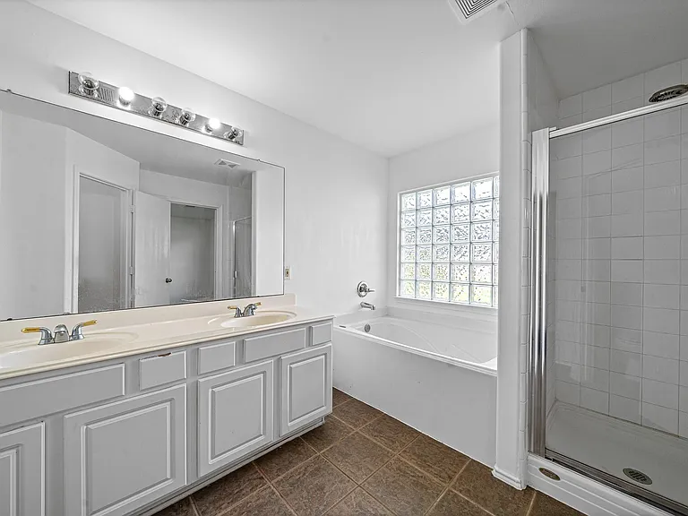 7207 Highland Oak Ct — Photo 15