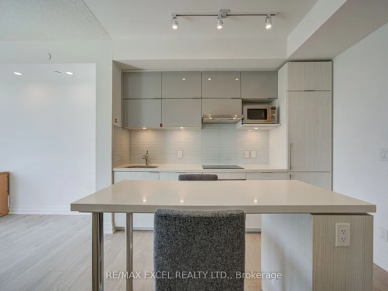 8 Rouge Valley Dr W #609B — Photo 9