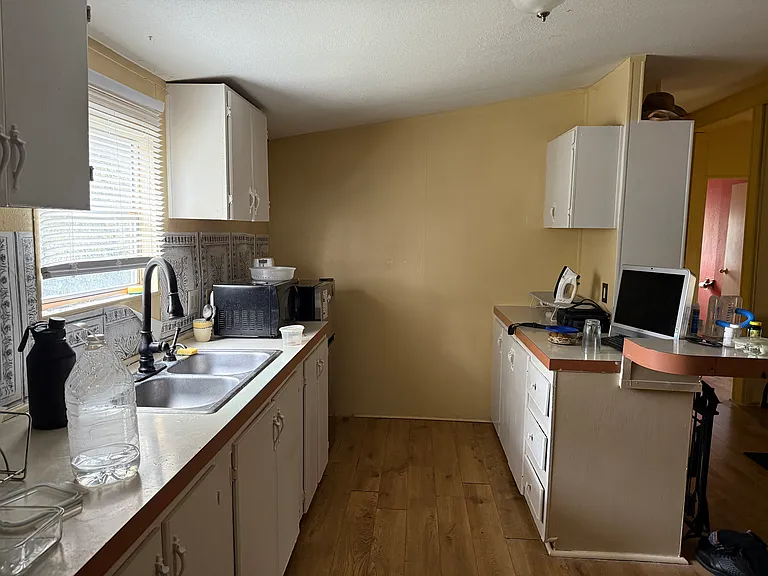 79 E Elm St — Photo 12