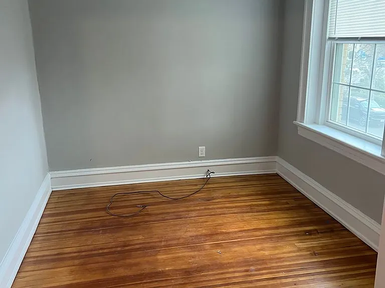 402 N Sheppard St — Photo 8